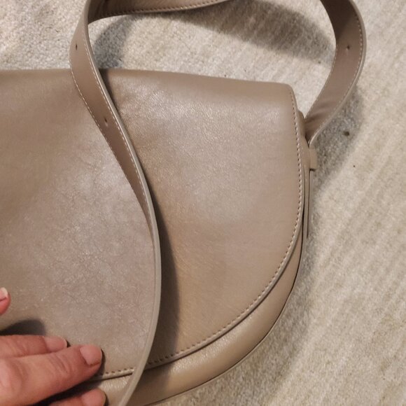Cuyana half moon shoulder bag in Taupe - Picture 8 of 8